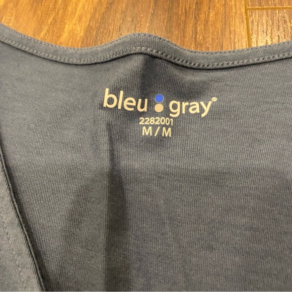 Blue flutter sleeve tee shirt size medium cotton blend metallic buttons - Picture 5 of 8